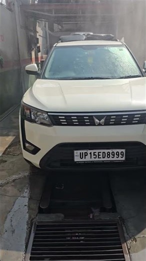 XUV 300 Washing #ytshorts #automobile #short #shorts #shortvideo #youtubeshorts
