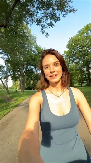 We’ve been using the Mockingbird Stroller for 2 years and now that our family is growing, we’re unlocking new configurations 🥹 Truly my favorite thing about this stroller is that the Bassinet goes up top. I prefer having my newborn up by me and there are other comparable strollers on the market that don’t allow this configuration. I also love how customizable this stroller is. Each accessory is sold separately, so you can really pick and choose what makes the most sense for your family instead 