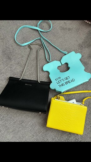 In my 1000 purse collection, these are some of my funniest 👌😂 📂 📝🥖 #noveltypurse #noveltyhandbag #noveltypursecollection #pursecollection #purses #pursecollector #colesquirkycollection #uniqueaccessories #uniquepurse #funnypurse #sillypurse #studiocult #binderclippurse #studiocultpurse #breadtag #letsgetthisbread @STUDIOCULT