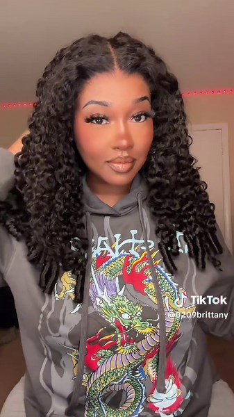 Burmese curly is that girl 🥰#tiktokshopbacktoschool #novatopfinds #tiktoktopwigs #curlyme #glueless @CurlyMe Hair @CurlyMe Hair Store