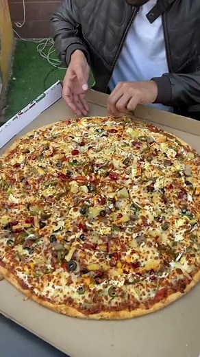 24 Inch Monster Pizza | 10 Logo Ke Lie Ek Hi Kaafi Hai | #shorts
