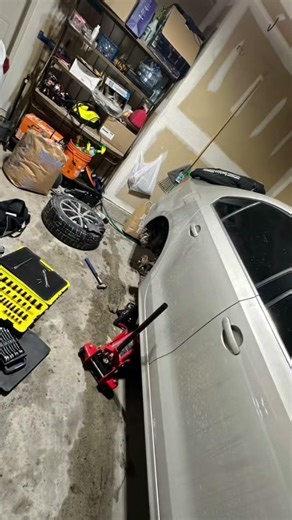 Jeeta rear wheel hub replacement 2014 #jeeta2014 #changed