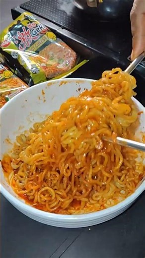 Spicy Korean Ramen at Home! 🍜🔥The Ultimate Midnight Snack #Shorts #KoreanFood #food #recipe