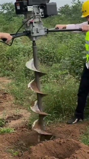 This is how to make a hole in hard ground using tools very quickly.#youtubeshorts