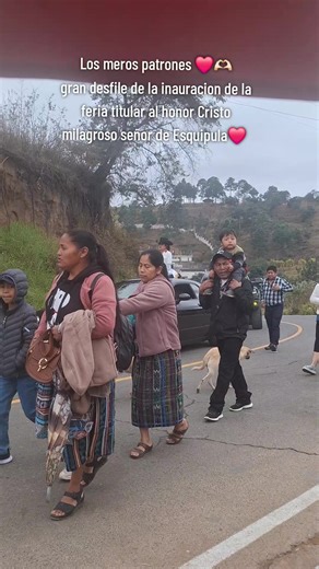 nuestra hermosa modelo @michy_fer40 y el patron 🫶🏻nico | dodge ram trx