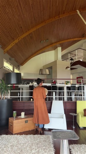 🏡✨ UN BIEN D’EXCEPTION À PLOUGASTEL-DAOULAS✨🏡 Je suis fière de vous présenter cette propriété rare qui ne laissera personne indifférent… 👀🔥 — 🛏️ 4 chambres dont 3 suites pour un confort absolu 🏊 Grande piscine couverte— on nage toute l’année ici ! 🎬 Salle de jeu & espace cinéma— le luxe à domicile 🌿 3 000 m² de terrain— calme, verdure, zéro vis-à-vis 💶 Prix : 850 000 € Ce type de bien, ça ne reste pas longtemps sur le marché… ⏳ Vous savez ce qu’il vous reste à faire 👇 📩 Contactez-moi 