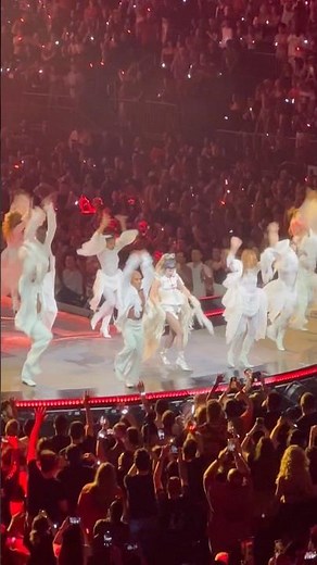 Lady Gaga performing Bad Romance - THE MAYHEM BALL TOUR #ladygaga #ladygagatour #mayhem #nyc