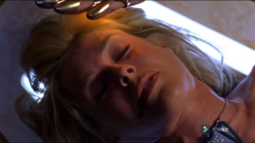 变身附身控制类 135 男主之一的女友被绑架并被星虫控制 female mind control