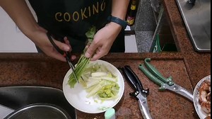 Kitchen scissors Shrimp scissors set,Multi-purpose Stainless Steel Kitchen Scissors suitable for cutting chicken Remove fish scales cutting Shrimp shell,Color Black White