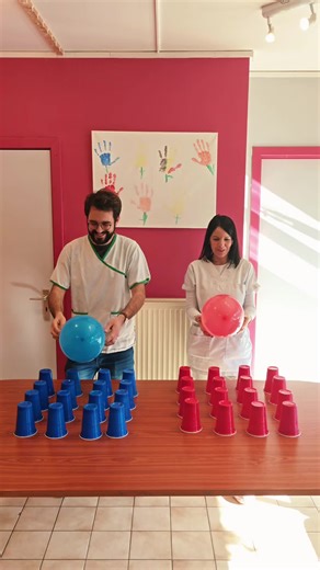 🎈 Balloon Cup Challenge Un défi super simple à faire entre amis ou en famille, qui met tout de suite l’ambiance ! 🎯 Règles du jeu : Chaque joueur commence avec 16 gobelets. Le joueur lance un ballon en l’air. Pendant que le ballon est dans les airs, il doit empiler les gobelets un par un. Le premier joueur qui réussit à empiler les 16 gobelets remporte le duel 🏆 💡 Simple, rapide et ultra fun… mais plus difficile qu’il n’y paraît ! #bestgames #partygames #fungames #teambuilding #teamwork