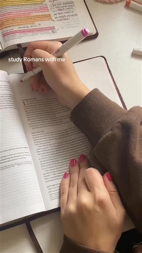 35K views · 659 reactions | Bible study time >> ☺️勺 •••••••••••••• #thelovingbible #bible #biblestudy #biblejournaling #biblejournalingcommunity #christianwomen #christianliving #bibleverse | the loving bible | Facebook