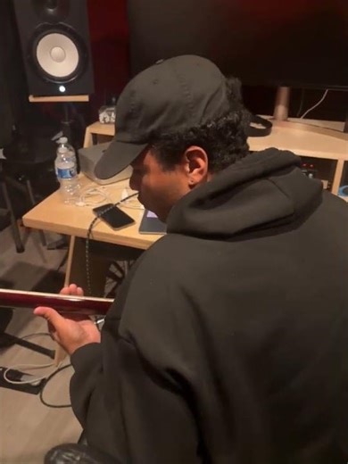 Inside the Music Studio: Where Ideas Turn Into Sound