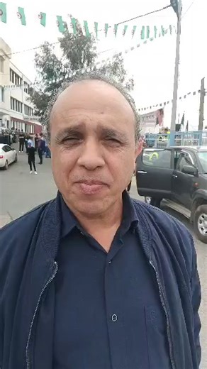 Commémoration du 5ème anniversaire du décès du grand artiste IDIR . M.Mustapha Tidjet,directeur du centre de recherche en langue et culture amazighes à Bejaia, parmi les présents ce matin au village Ath Lahcène,commune d'Ath Yenni. Par Athmane Hadid. | Chaîne II