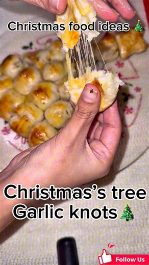 Looking for Christmas food ideas that are fun, festive, and guaranteed to impress? In this holiday video, I’m sharing my most eye-catching and delicious treats including soft gingerbread donuts, gooey Christmas Rice Krispy treats, buttery garlic knots, and beautifully decorated strawberry chocolates that are perfect for parties, family gatherings, or cozy holiday nights at home. These Christmas desserts and snack ideas are simple to make, kid-friendly, and perfect for anyone who loves creative h