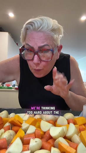 🥕Roasted Veggies That Hit Different!🔥 All my recipes are on my website - Easy Recipe Gang.🍴 Don’t underestimate the power of crispy roasted veggies! This dish is super easy, crazy flavorful, and the garlic? Game-changer! 🧄💥 Just chop, toss, and roast. It’s the perfect side for any meal – and it’ll make your kitchen smell AMAZING. 😍 Try this once and you’ll never go back to plain steamed veg again. 💅 #stephcooksstuff #easyrecipe #EasyRecipes #RoastedVegetables #TikTokCooks #VeggieRecipe #G