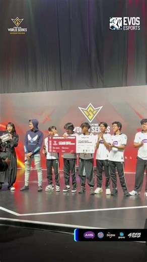 Ah itu dia pak eko, biar EVOS DIVINE jadi bintangnya😎🫵🏻✨