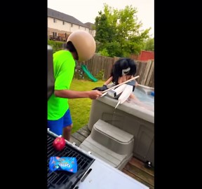 Hot Tub Prank! Baldi's Basics & Cartoon Cat Surprise