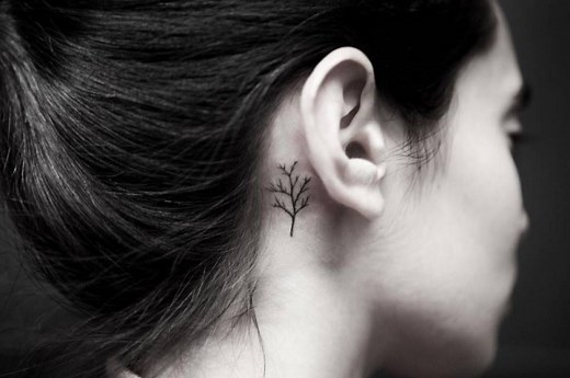 40 Meaningful But Cute Behind The Ear Tattoo Designs - Greenorc