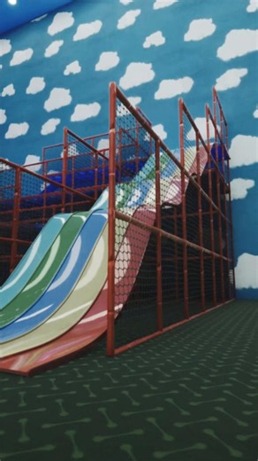 Exploring Dreamcore Aesthetics in Liminal Spaces