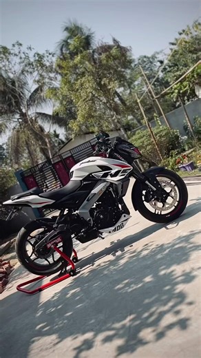 Paddock stand for NS 400z #viral #100millon #automobile #youtubeshorts #ns400 #ns400z #modifiedbikes