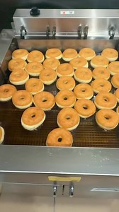 Hot donuts @topfans | Midway Donut