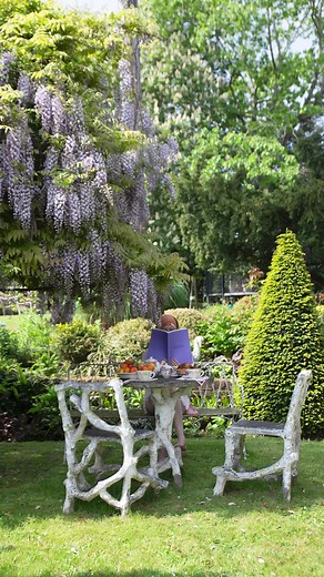 We are pleased to present our latest catalogue: Styles! Our 2023 edition highlights the passion, style and unique charm of our owners. Click the link: https://bit.ly/3pZJjus and join us to discover their universes, housing every detail of decoration, and personal touches. Explore our most emblematic stays and imagine a new way to holiday with a very special style: yours. | Le Collectionist