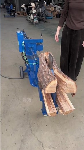 This Powerful Log Splitter SHATTERS Massive Tree Trunks Into Firewood in Seconds😱🤯#shorts