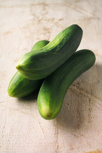 Concombres marinés pour 6 personnes - Recettes - Elle à Table