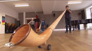 Le cor des Alpes, une nouvelle discipline du Conservatoire de musique neuchâtelois | RTS