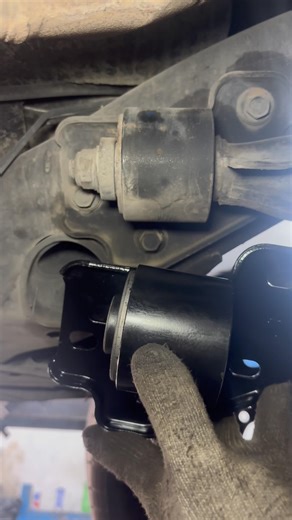 installing lower control arm bushing mount ford crown victoria 🛠️🚗