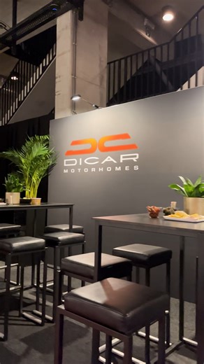 ✨ Twee weken geleden waren we met Dicar aanwezig op de très chic beurs, en wat een fijne ervaring was dat! Het deed ons enorm deugd om jullie allemaal te zien. Bedankt voor jullie enthousiasme en mooie gesprekken. 🎉 De winnaar van onze wedstrijd wordt vandaag persoonlijk via e-mail op de hoogte gebracht. Tot snel, op de volgende halte van jullie avontuur! 🚐✨ | Dicar Motorhomes