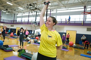 Group Fitness Classes Help Participants Meet Friends, Maintain Motivation