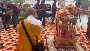 28 reactions | On the occasion of the 2568th #BuddhaJayanti, devotees visit the Maya Devi Temple in #Lumbini , a world heritage site and a sacred place for Buddhist faithful to offer their prayers. Monks from India, Nepal and China performed rituals, sang hymns and offered offerings in the Maya Devi temple's sacred garden. | DD India | Facebook