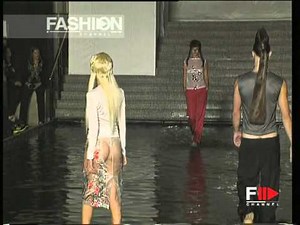 "Alexander Mcqueen" Spring Summer 1997 Paris 5 of 5 pret a porter woman by FashionChannel