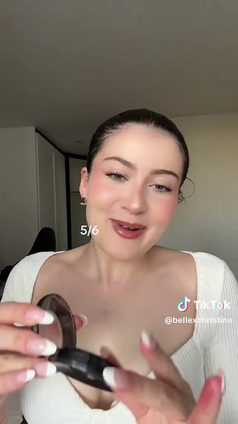 Most Attractive Blushes for Pale Skin