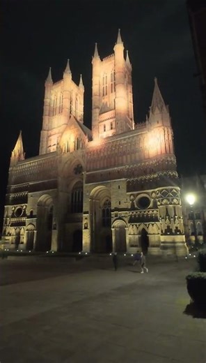 Night Photography at Lincoln Cathedral - Can the EM1 Mark II Handle It?