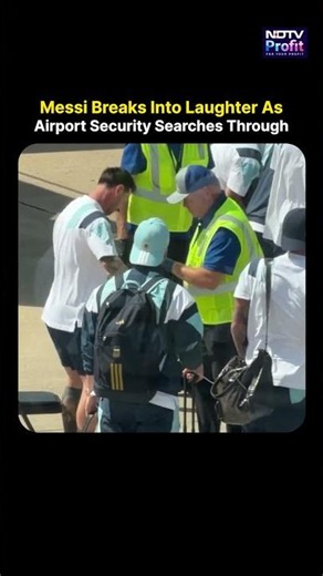 Messi faces Airport Security, Breaks Into Laughter #shorts