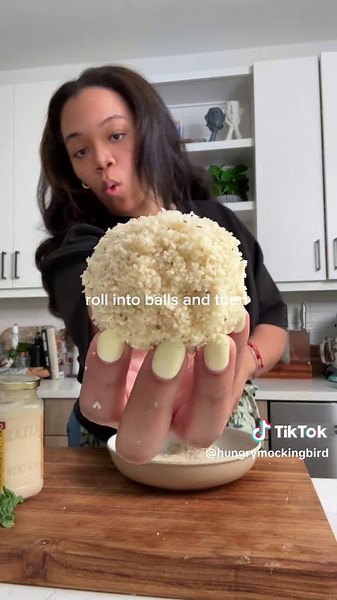 #ClassicoPartner My fav go to hosting app: crispy stuffed arancini with a creamy @Classico Four Cheese Alfredo center. Shop now at a grocery store near you. #Classico #EasyAppetizers #DinnerPartyIdeas #ComfortFood