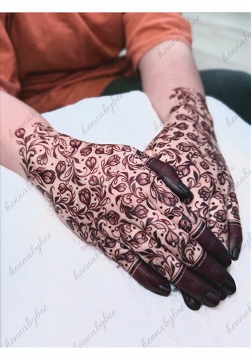 Henna Design Session with Farisha: A 6-Hour Journey