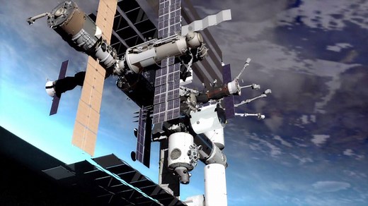 7.6K views · 142 reactions | À une altitude d'environ 400 km, la...