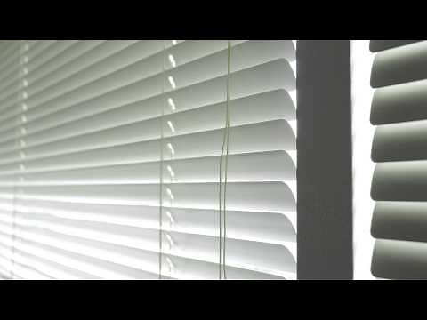 Window blinds sound effect