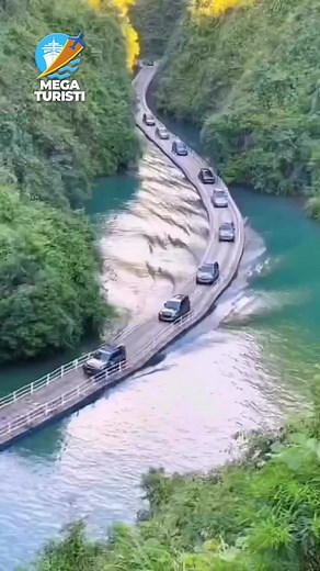 2.8M views · 15K reactions | Avete mai visto questo ponte...