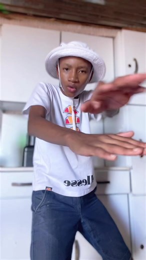 Itss_Smīlē:) (@itss_sml)’s videos with original sound - Ⓜ️usictime53 Lyrics