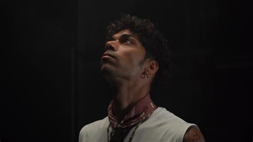 Philip Mongi - Mela baciata (official video) prossimamente su Spotify! VAI ANCHE SU INSTA PER SCOPRIRE ALTRE NOVITÀ Dopo ben 3 anni dall’uscita del singolo “sguardi alcolici” sono tornato finalmente in pista con un brano inedito. Ho messo in campo diverse emozioni, non è stato semplice partorire un brano tenuto nel cassetto per 2 anni, ribaltandolo continuamente, su e giù come se fosse una coperta. La voglia di fare musica sfuma con il passare del tempo ma nella mia testa una grande energia irri