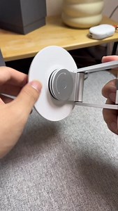 The sound of this bracket is very mechanical, which is very relaxing. It is an all-aluminum alloy magnetic mobile phone bracket, which can rotate 360 degrees and is easy | AK Tech Shorts