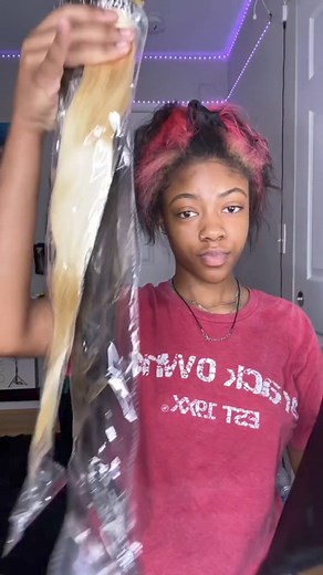 3.5K views · 13 reactions | POV: Traditional sew-ins with pink peekaboo extensions for trending looking~ Click link to order bundles: https://bit.ly/3wgKPMc 螺Use discount code: “VVV” ✈️Free 24hrs shipping by DHL or FedEx Pay later with Afterpay PayPal Klarna | Elfin Hair | Facebook