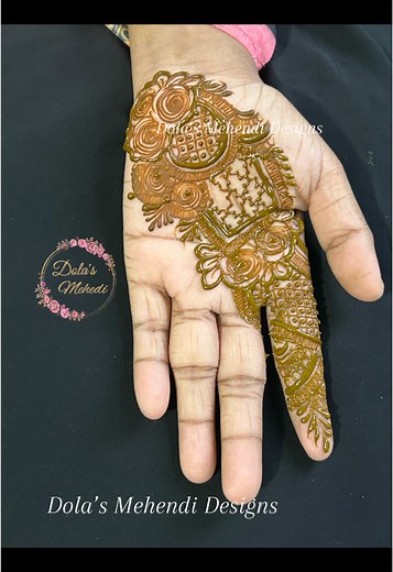 Creative Mehendi Designs by Dola