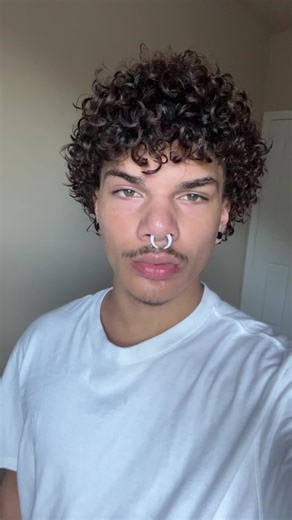 #gaugedears #piercings #septum #alt #emo