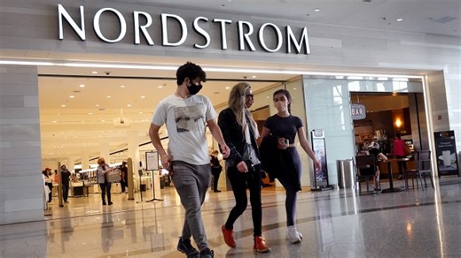 California Nordstrom ransacked by thieves