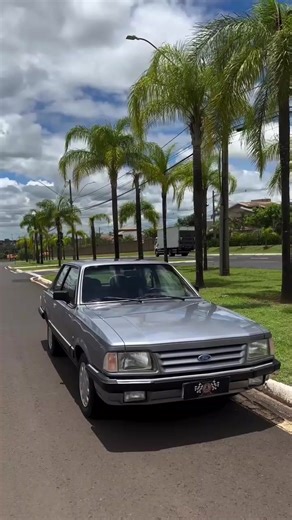 FORD DEL REY GUIA Ano: 1988 Motor: 1.6 cht Câmbio: 5 marchas Cor: Cinza Cromo Combustível: álcool Km 1.700 original Pneus p600 original Opcionais: ar condicionado direção hidráulica, trio elétrico, som Manual proprietário e chave reserva Pintura original Veículo em estado de zero km todo original de fábrica para colecionadores existentes ACESSE NOSSO SITE E CONFIRA FOTOS DETALHADAS: www.salvajoli.com.br MAIS INFORMAÇÕES: (17)991029538 #ford #delrey #forddelrey #carros #carrosantigos